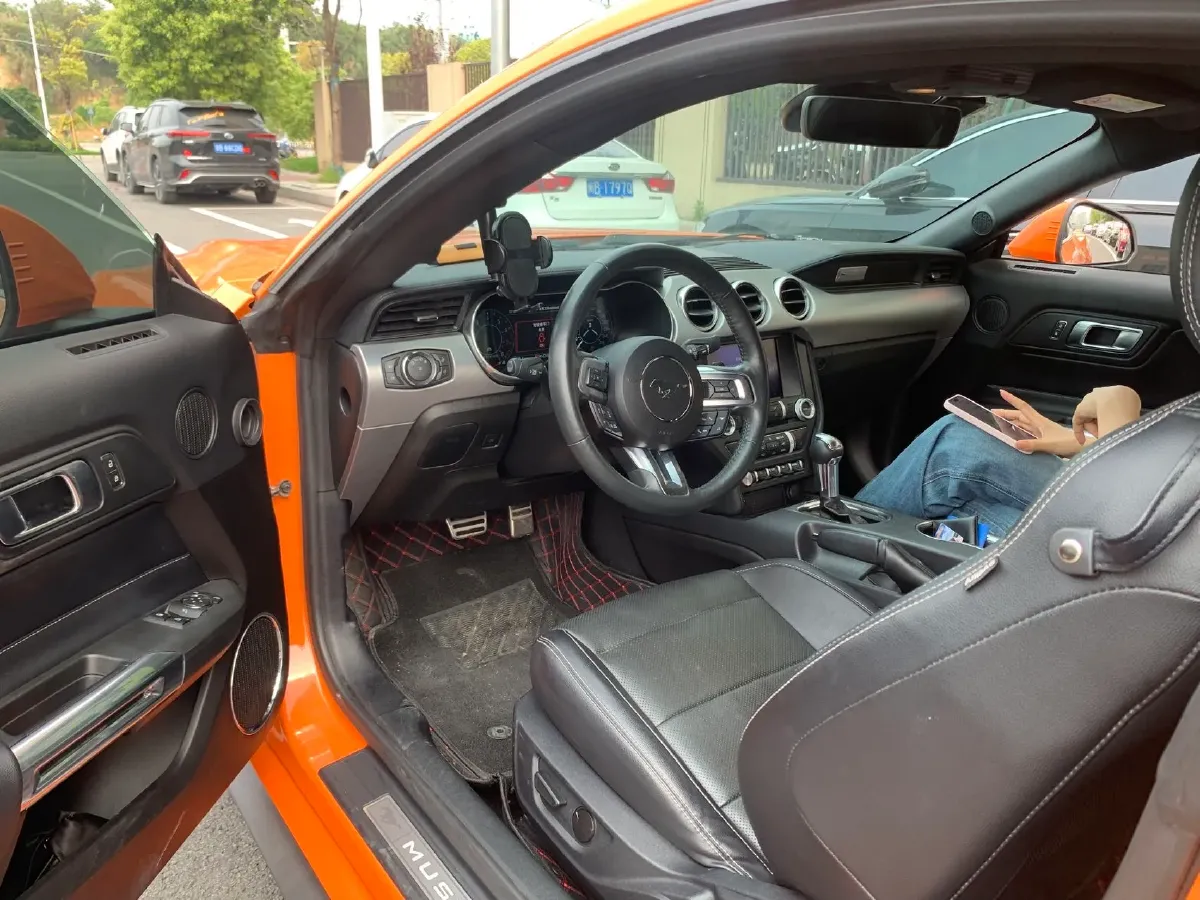 2021 Ford Mustang 2.3T 299HP L4 10AT,autocango,china used car exporter,china ev exporter,chinese used car exporter,chinese used ev exporter