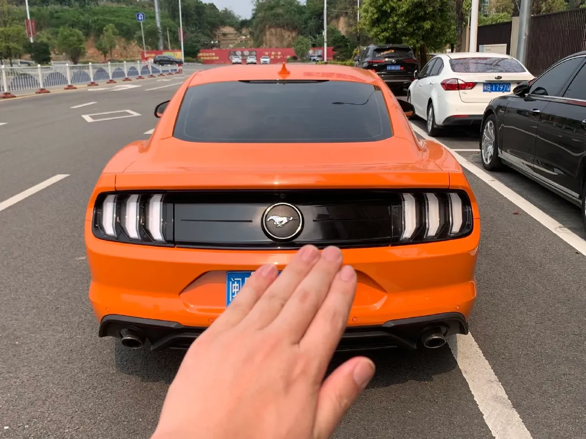 2021 Ford Mustang 2.3T 299HP L4 10AT,autocango,china used car exporter,china ev exporter,chinese used car exporter,chinese used ev exporter