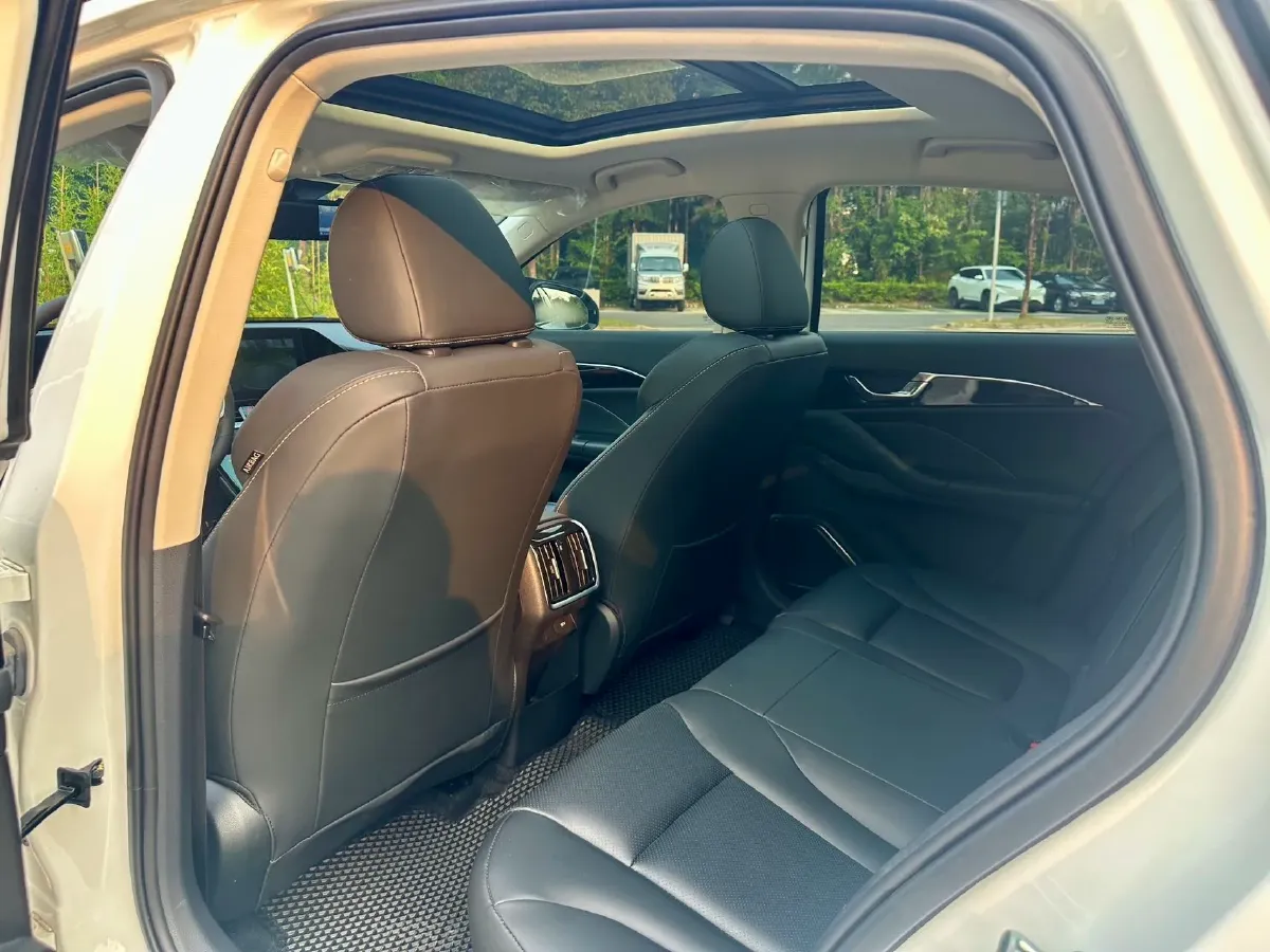 2022 DongFeng Fengon Fengon 580 1.5T 184HP L4 6AT,autocango,china used car exporter,china ev exporter,chinese used car exporter,chinese used ev exporter