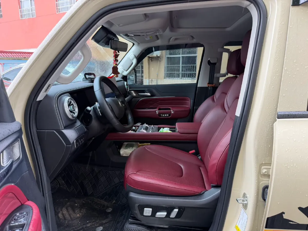 2025 Tank 300 2.0T 227HP L4 9AT,autocango,china used car exporter,china ev exporter,chinese used car exporter,chinese used ev exporter