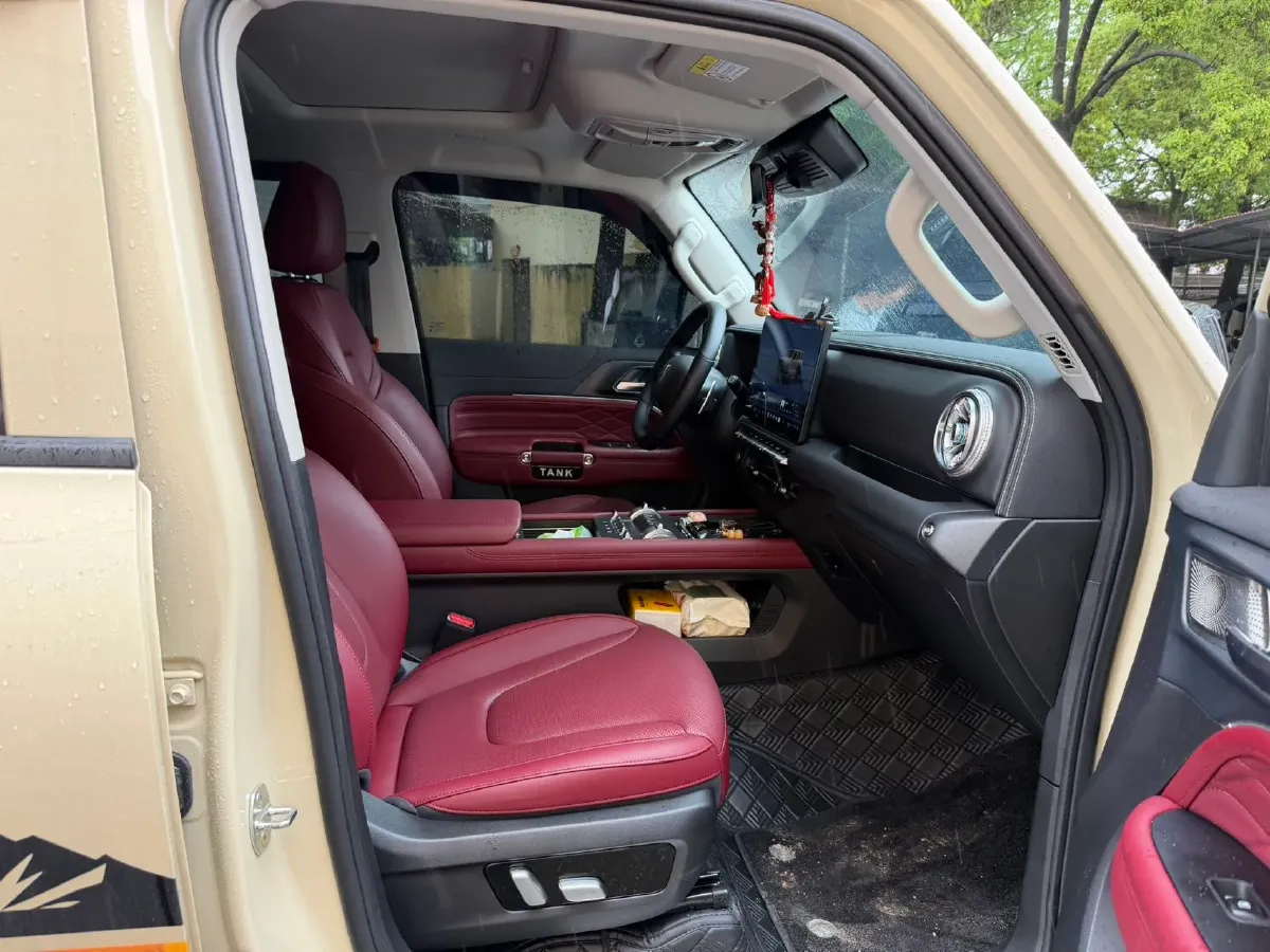 2025 Tank 300 2.0T 227HP L4 9AT,autocango,china used car exporter,china ev exporter,chinese used car exporter,chinese used ev exporter