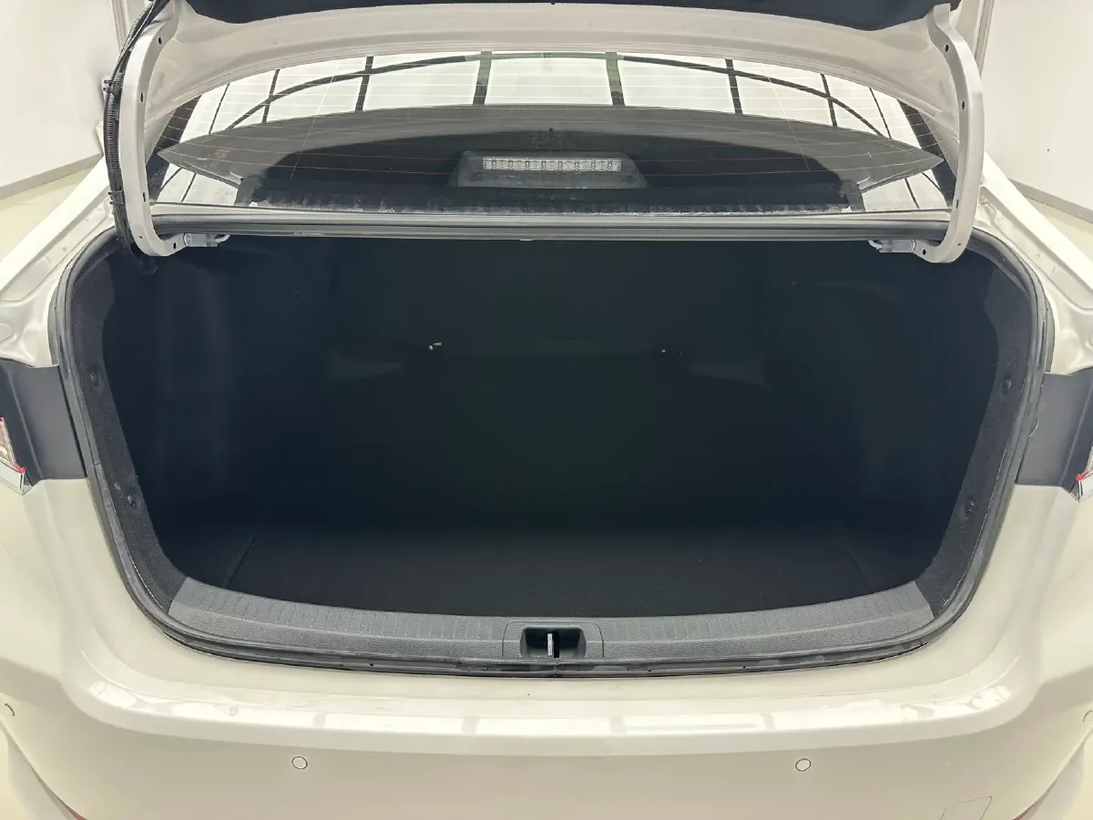 2021 Toyota Corolla 1.2T 116HP L4 CVT,autocango,china used car exporter,china ev exporter,chinese used car exporter,chinese used ev exporter