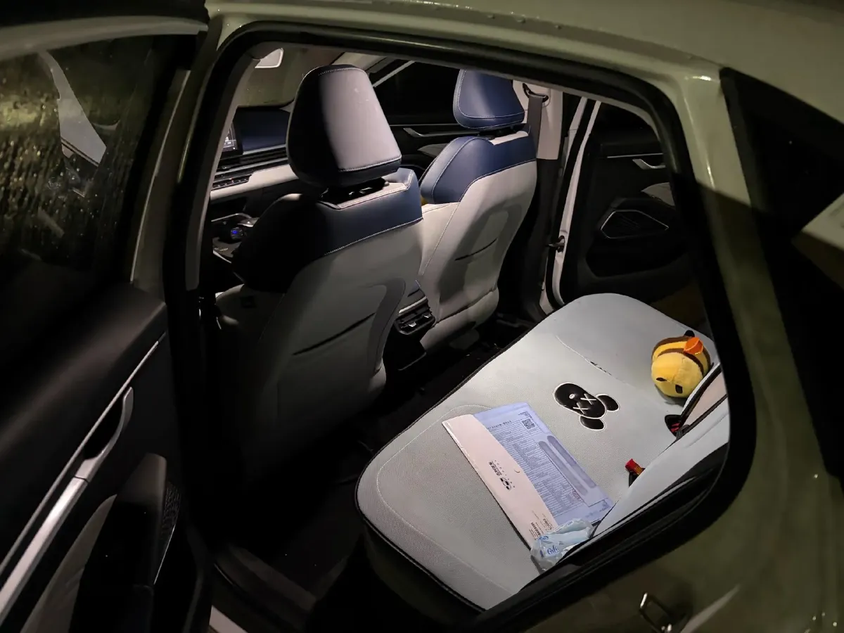 2022 Geely Emgrand 1.5L 114HP L4 CVT,autocango,china used car exporter,china ev exporter,chinese used car exporter,chinese used ev exporter