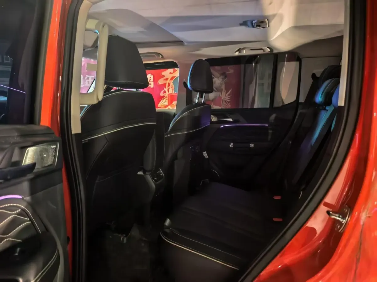 2024 Tank 300 2.0T 227HP L4 8AT,autocango,china used car exporter,china ev exporter,chinese used car exporter,chinese used ev exporter