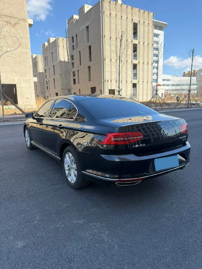 2018 Volkswagen Magotan 1.8T 180HP L4 7DCT,autocango,china used car exporter,china ev exporter,chinese used car exporter,chinese used ev exporter