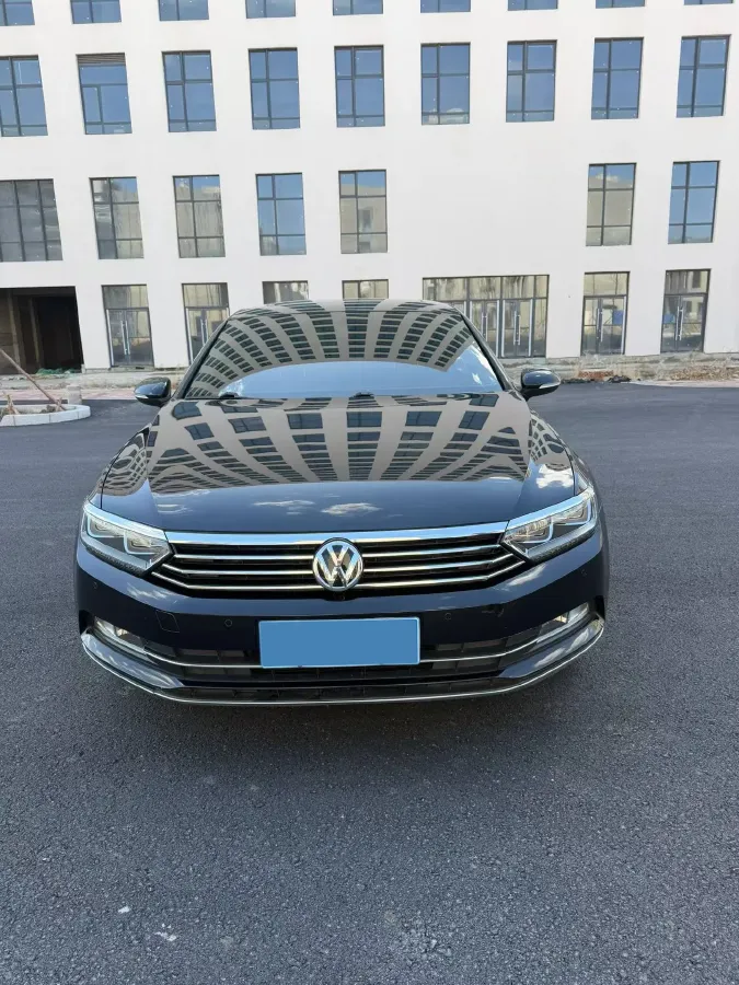 2018 Volkswagen Magotan 1.8T 180HP L4 7DCT,autocango,china used car exporter,china ev exporter,chinese used car exporter,chinese used ev exporter