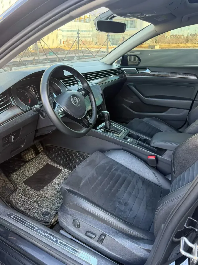 2018 Volkswagen Magotan 1.8T 180HP L4 7DCT,autocango,china used car exporter,china ev exporter,chinese used car exporter,chinese used ev exporter