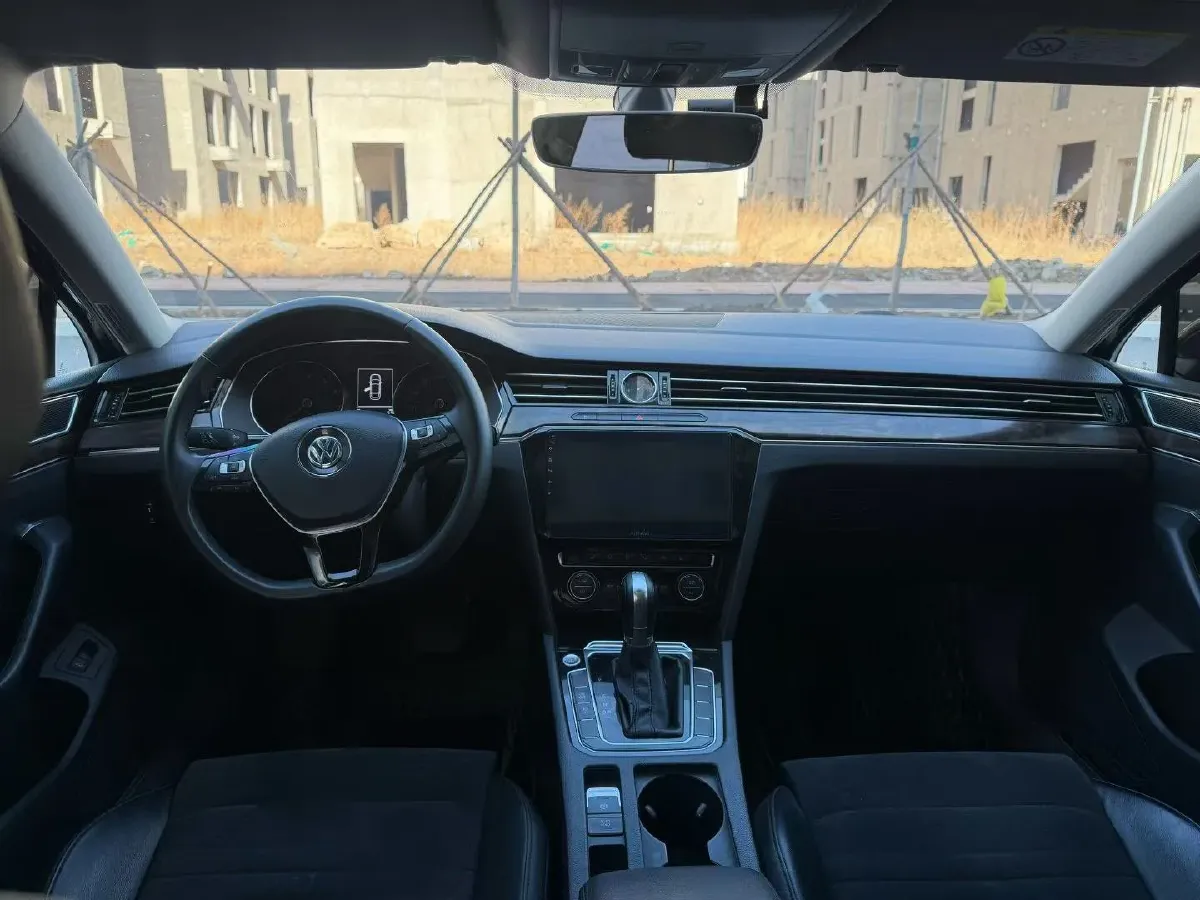 2018 Volkswagen Magotan 1.8T 180HP L4 7DCT,autocango,china used car exporter,china ev exporter,chinese used car exporter,chinese used ev exporter