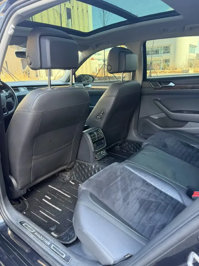 2018 Volkswagen Magotan 1.8T 180HP L4 7DCT,autocango,china used car exporter,china ev exporter,chinese used car exporter,chinese used ev exporter