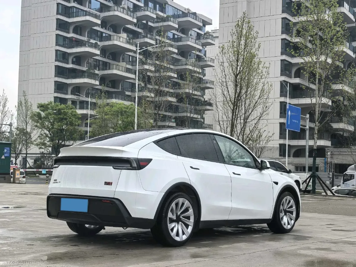2025 Tesla Model Y BEV 78.4KWH,autocango,china used car exporter,china ev exporter,chinese used car exporter,chinese used ev exporter