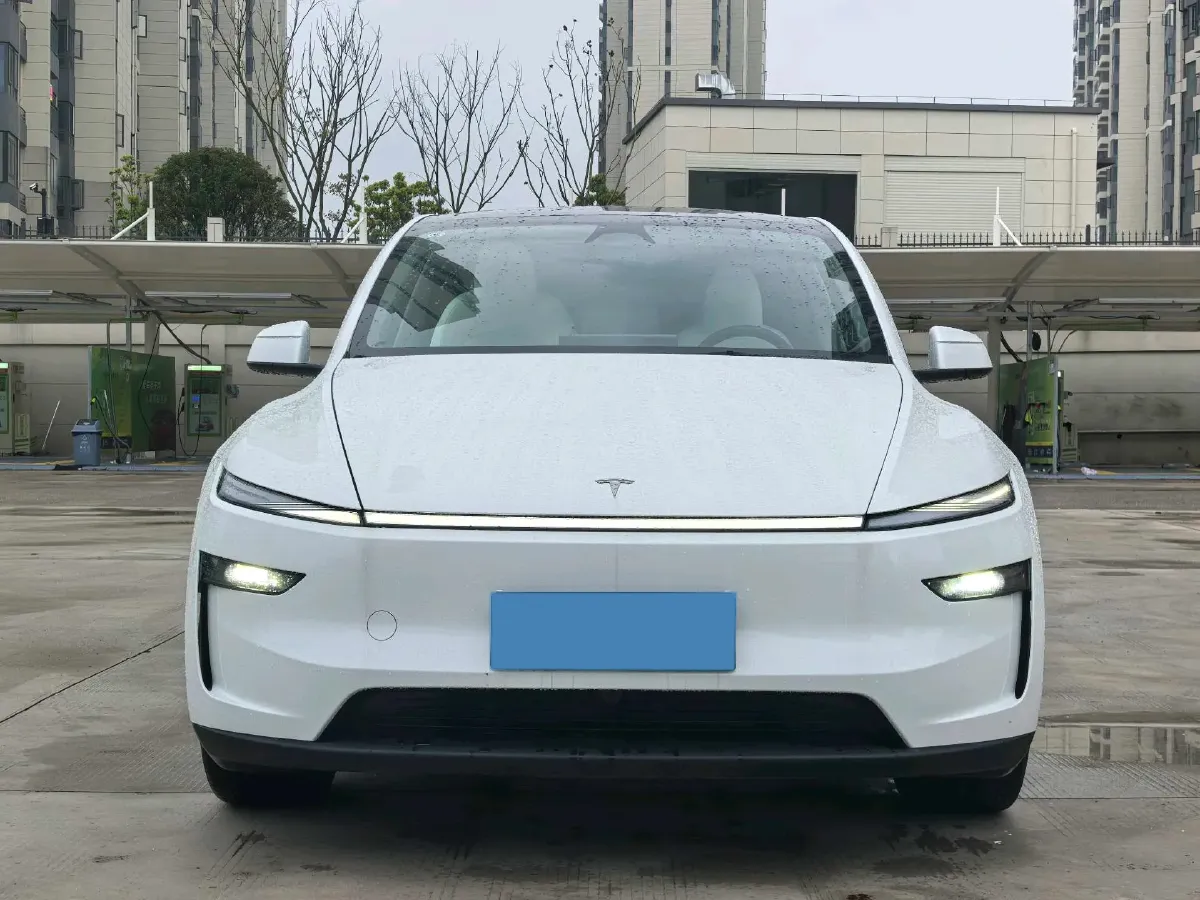 2025 Tesla Model Y BEV 78.4KWH,autocango,china used car exporter,china ev exporter,chinese used car exporter,chinese used ev exporter