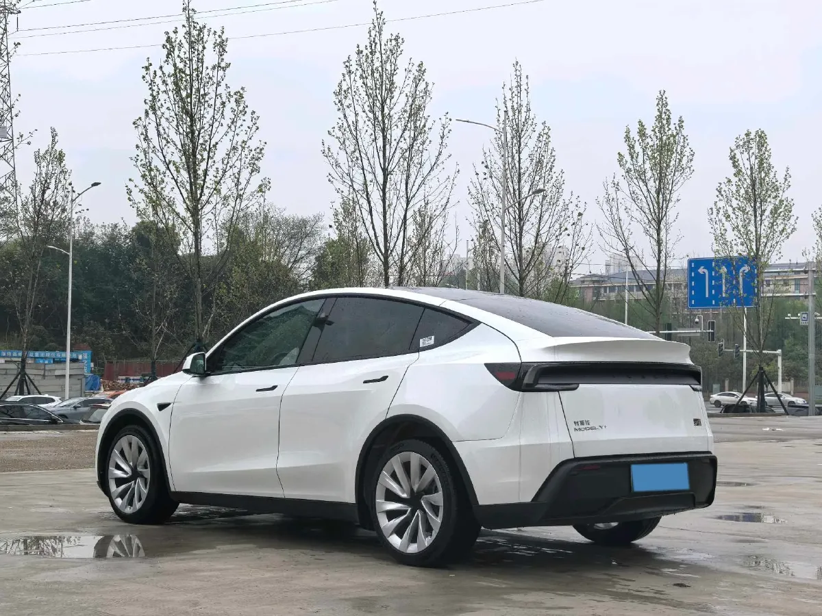 2025 Tesla Model Y BEV 78.4KWH,autocango,china used car exporter,china ev exporter,chinese used car exporter,chinese used ev exporter