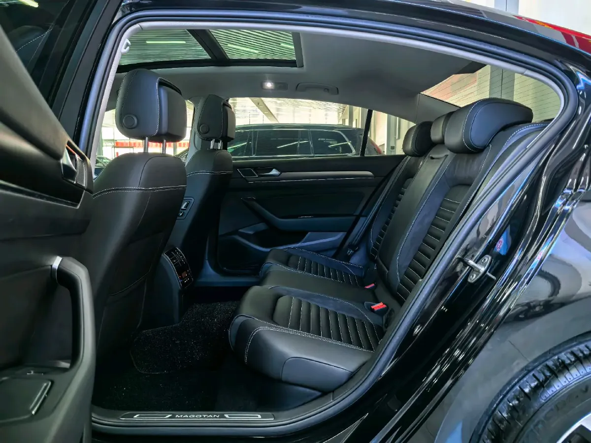 2020 Volkswagen Magotan 2.0T 186HP L4 7DCT,autocango,china used car exporter,china ev exporter,chinese used car exporter,chinese used ev exporter