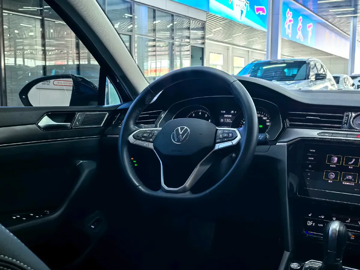 2020 Volkswagen Magotan 2.0T 186HP L4 7DCT,autocango,china used car exporter,china ev exporter,chinese used car exporter,chinese used ev exporter
