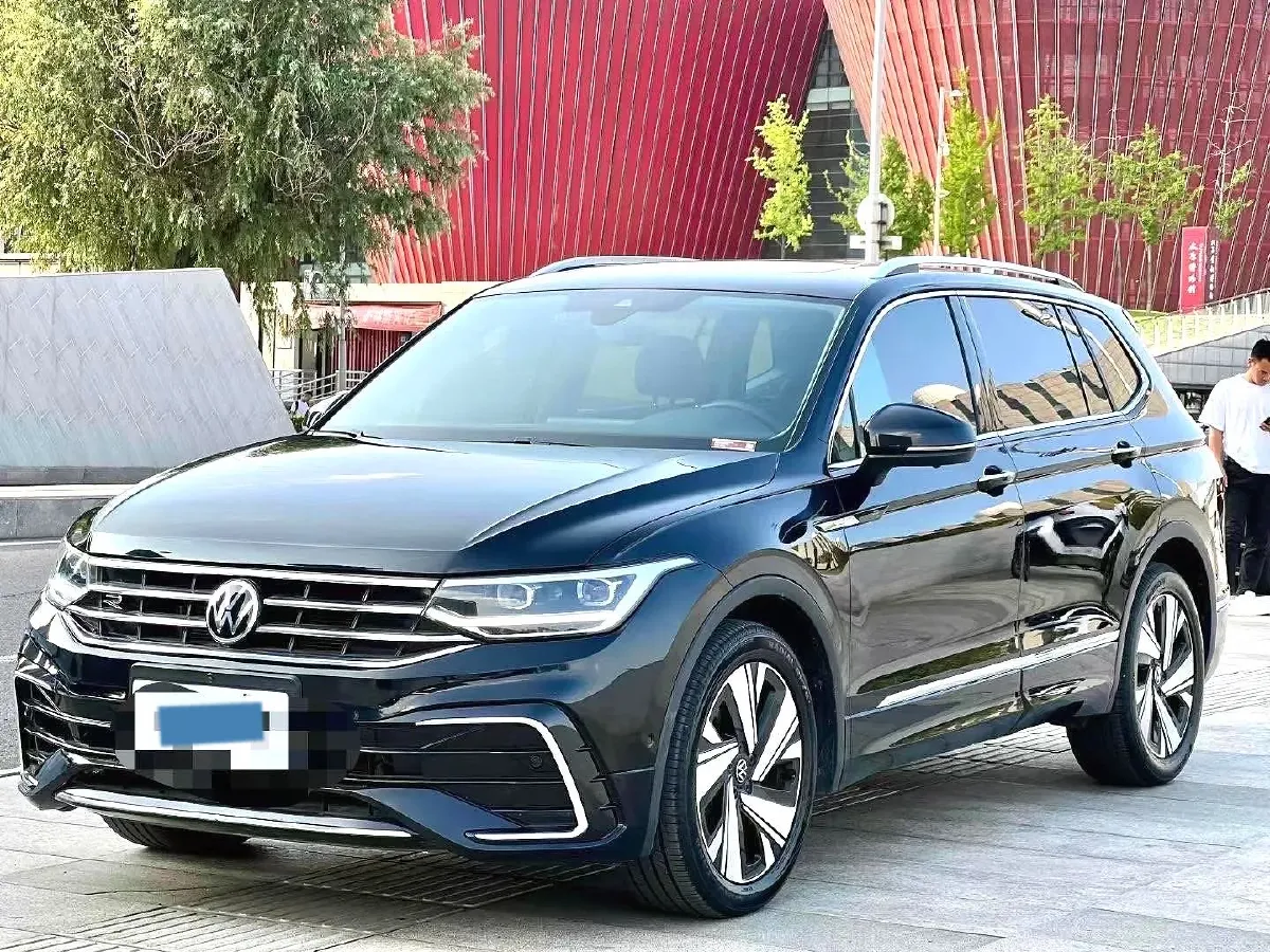 2023 Volkswagen Tiguan L 2.0T 186HP L4 7DCT,autocango,china used car exporter,china ev exporter,chinese used car exporter,chinese used ev exporter