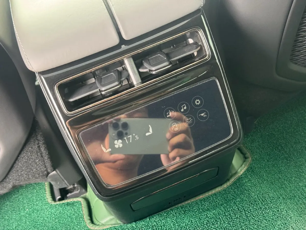 2022 Zeekr 001 BEV 100KWH,autocango,china used car exporter,china ev exporter,chinese used car exporter,chinese used ev exporter