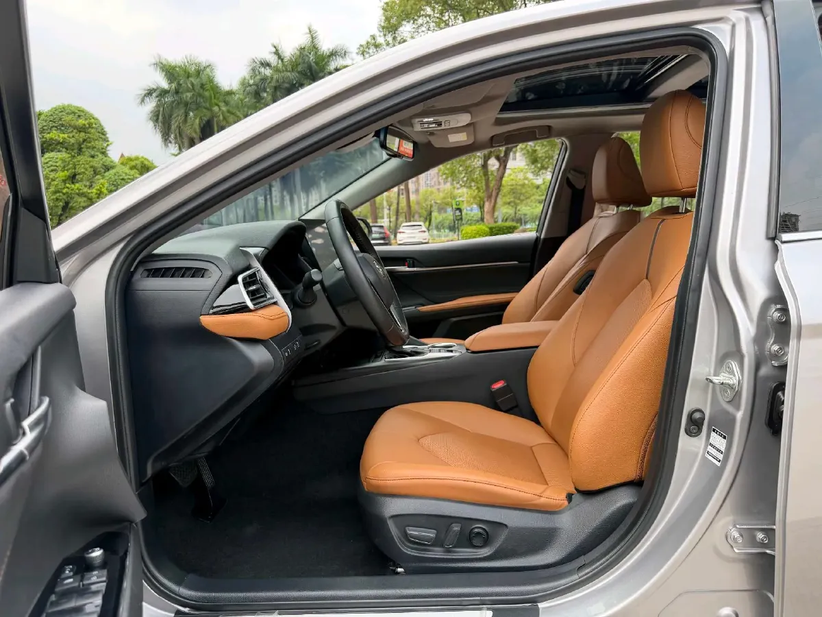 2021 Toyota Camry 2.5L 178HP L4 E-CVT Hybrid,autocango,china used car exporter,china ev exporter,chinese used car exporter,chinese used ev exporter