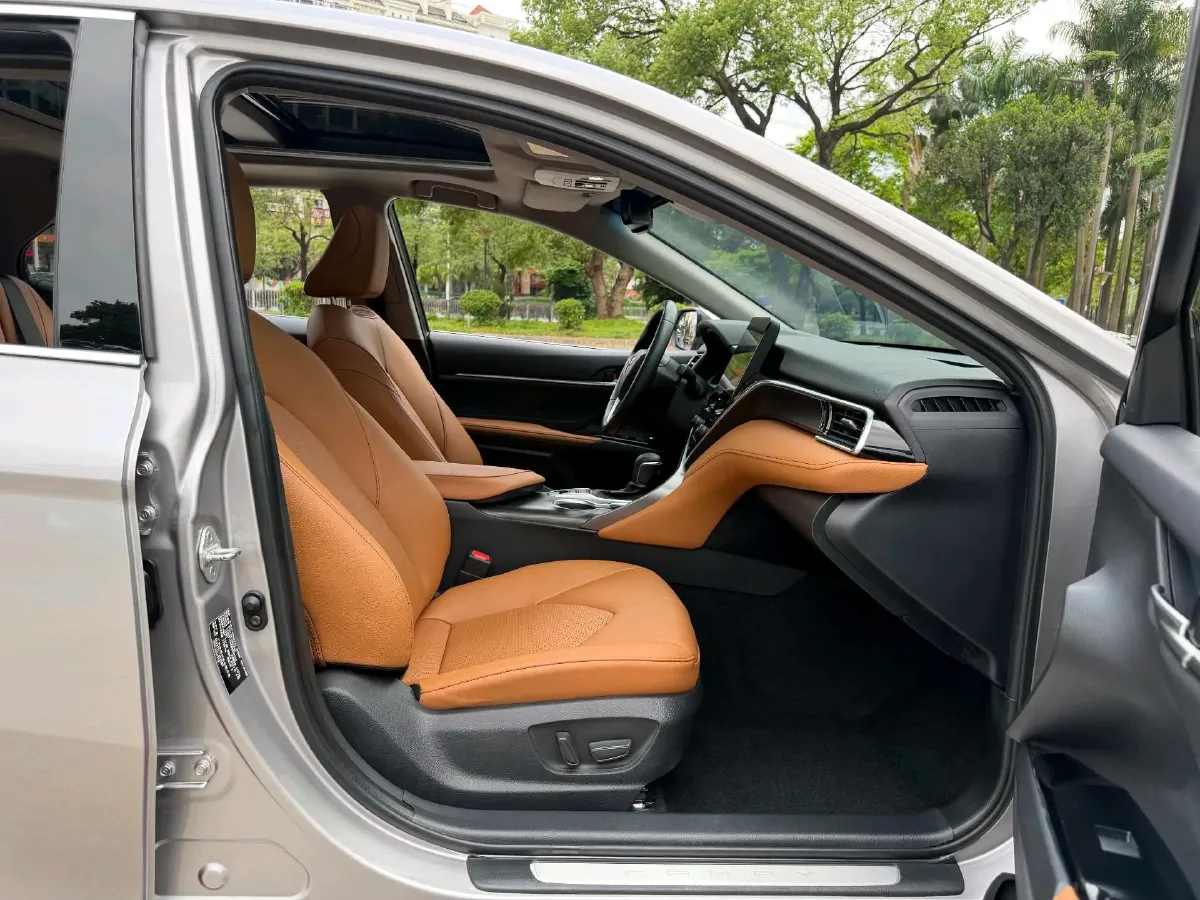 2021 Toyota Camry 2.5L 178HP L4 E-CVT Hybrid,autocango,china used car exporter,china ev exporter,chinese used car exporter,chinese used ev exporter