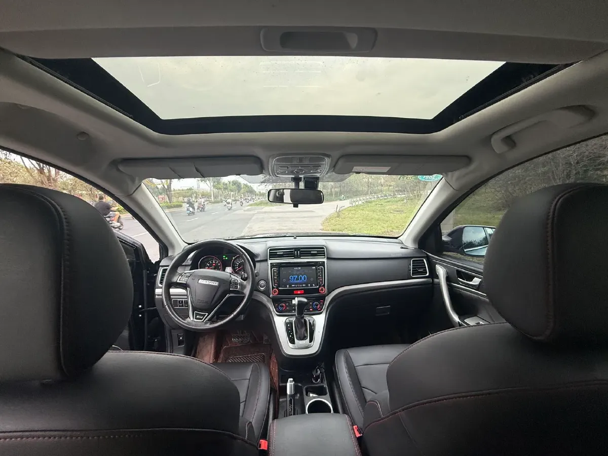 2017 Haval M6 1.5T 150HP L4 6AT,autocango,china used car exporter,china ev exporter,chinese used car exporter,chinese used ev exporter