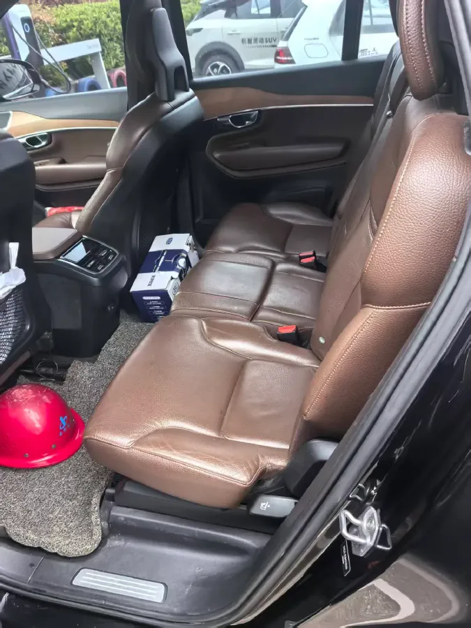 2025 Volvo XC90 2.0T 250HP L4 8AT,autocango,china used car exporter,china ev exporter,chinese used car exporter,chinese used ev exporter