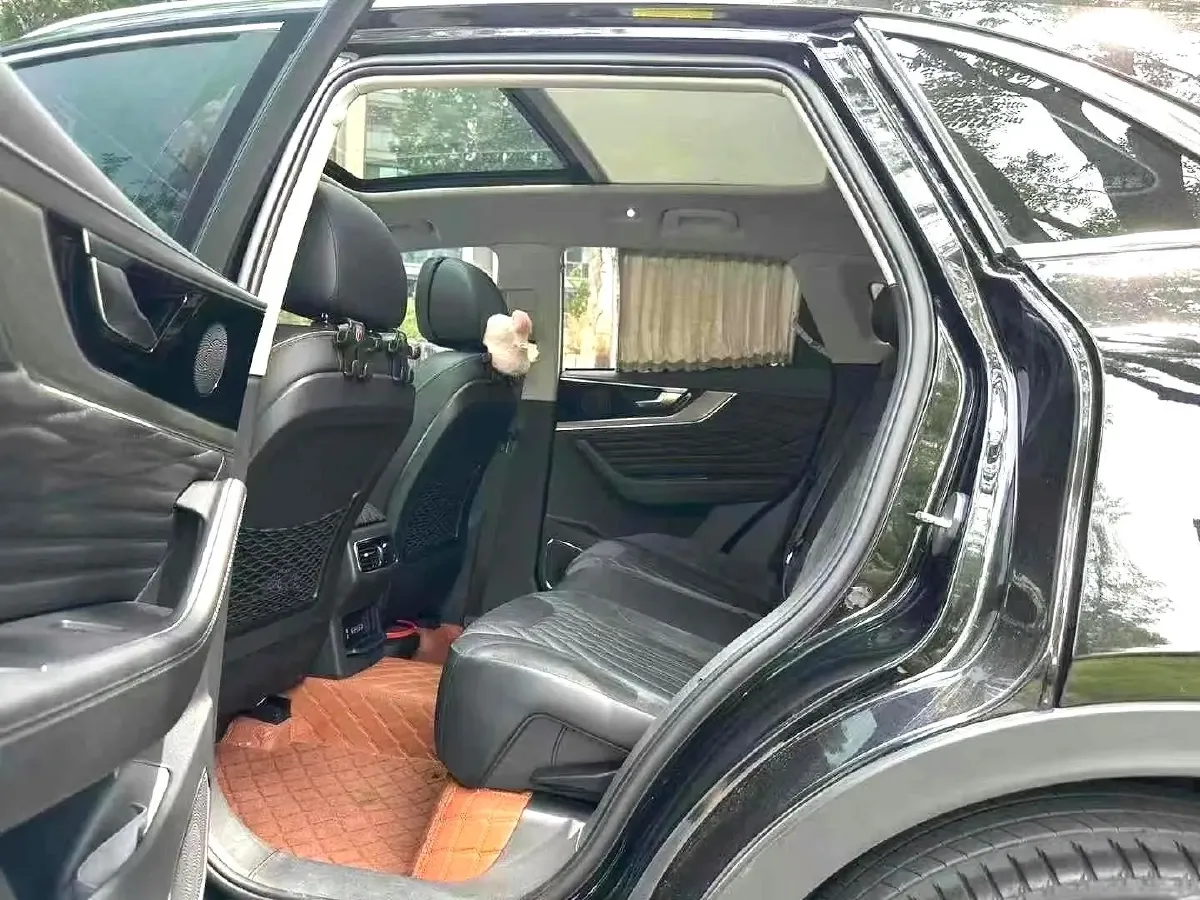 2022 HongQi HS5 2.0T 224HP L4 6AT,autocango,china used car exporter,china ev exporter,chinese used car exporter,chinese used ev exporter