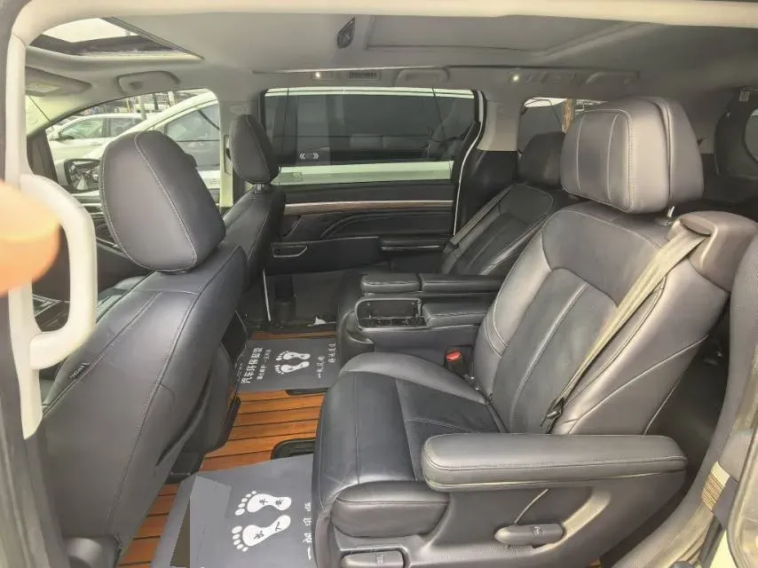 2023 GAC Trumpchi M8 2.0T 252HP L4 8AT,autocango,china used car exporter,china ev exporter,chinese used car exporter,chinese used ev exporter