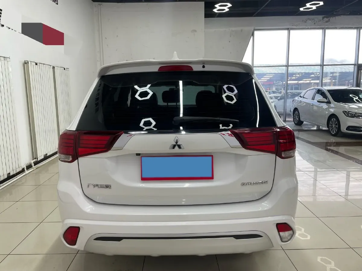 2021 Mitsubishi Outlander 2.0L 166HP L4 CVT,autocango,china used car exporter,china ev exporter,chinese used car exporter,chinese used ev exporter