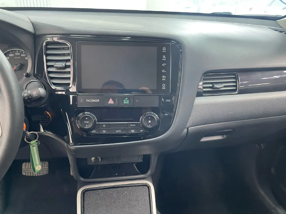 2021 Mitsubishi Outlander 2.0L 166HP L4 CVT,autocango,china used car exporter,china ev exporter,chinese used car exporter,chinese used ev exporter