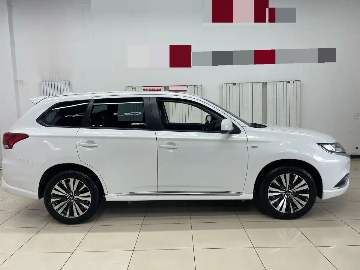 2021 Mitsubishi Outlander 2.0L 166HP L4 CVT,autocango,china used car exporter,china ev exporter,chinese used car exporter,chinese used ev exporter