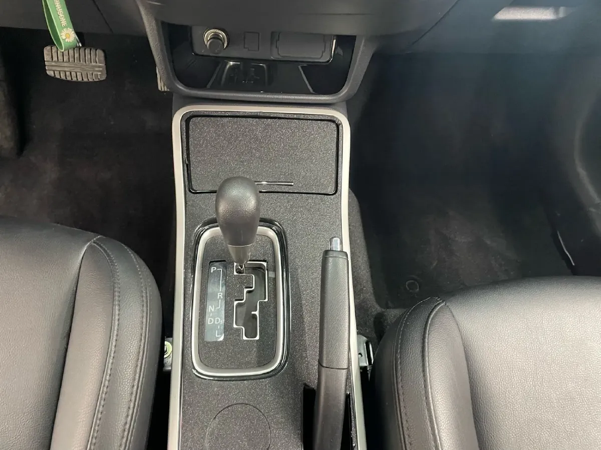 2021 Mitsubishi Outlander 2.0L 166HP L4 CVT,autocango,china used car exporter,china ev exporter,chinese used car exporter,chinese used ev exporter