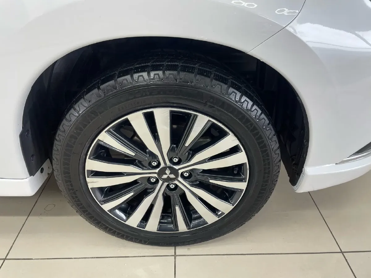 2021 Mitsubishi Outlander 2.0L 166HP L4 CVT,autocango,china used car exporter,china ev exporter,chinese used car exporter,chinese used ev exporter