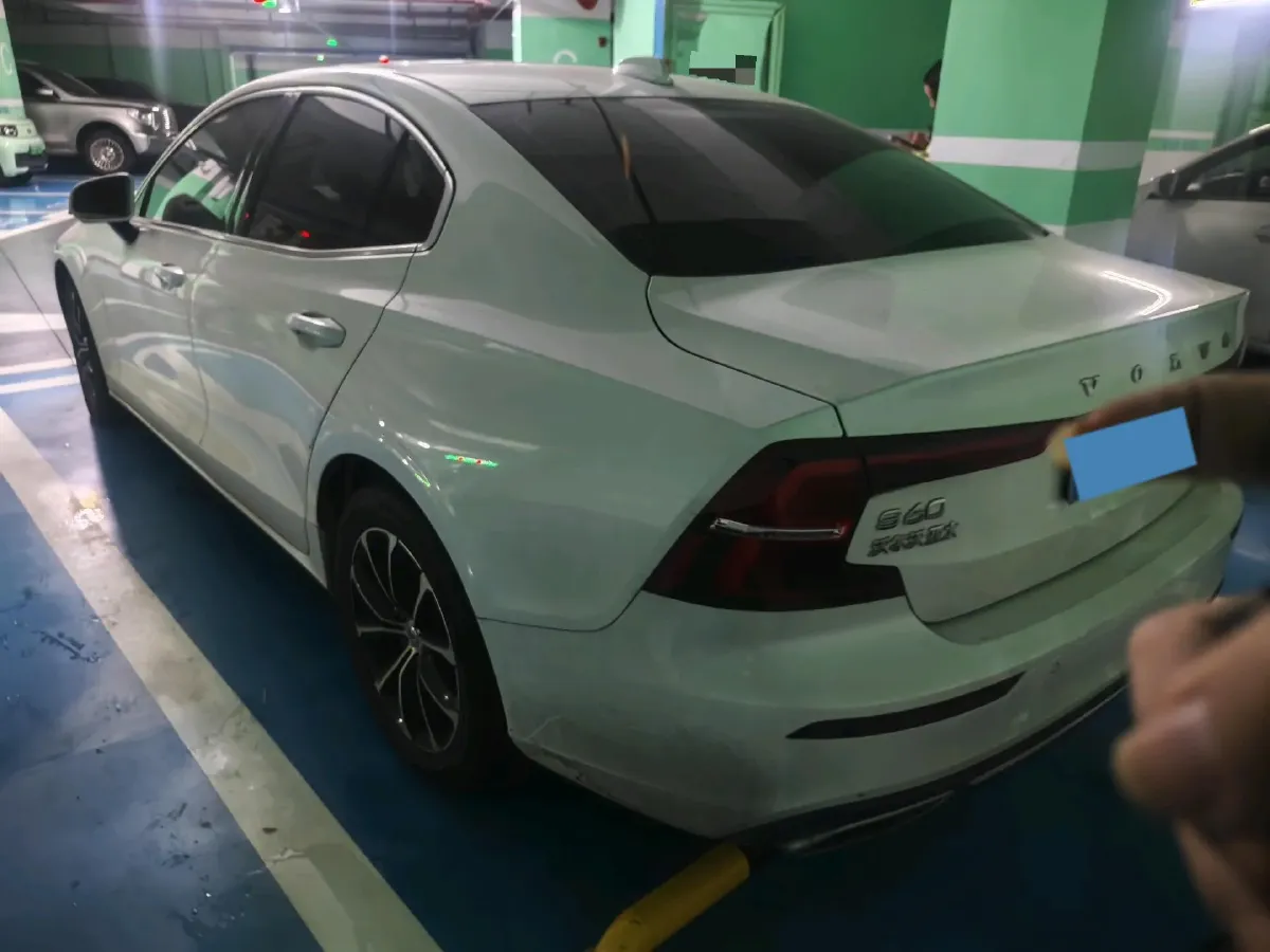 2021 Volvo S60 2.0T 190HP L4 8AT,autocango,china used car exporter,china ev exporter,chinese used car exporter,chinese used ev exporter