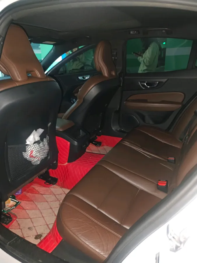 2021 Volvo S60 2.0T 190HP L4 8AT,autocango,china used car exporter,china ev exporter,chinese used car exporter,chinese used ev exporter