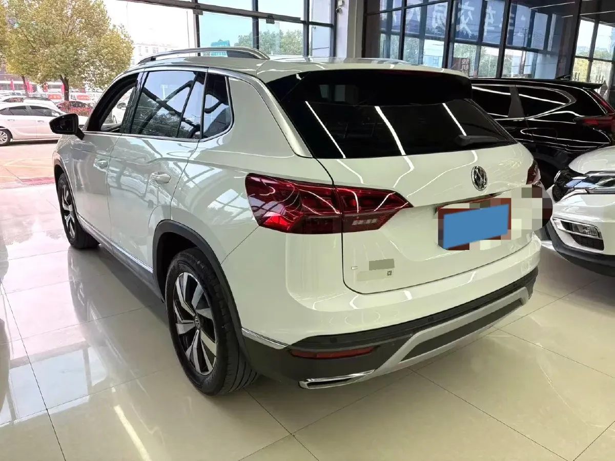 2019 Jeep Cherokee 2.0T 234HP L4 9AT,autocango,china used car exporter,china ev exporter,chinese used car exporter,chinese used ev exporter