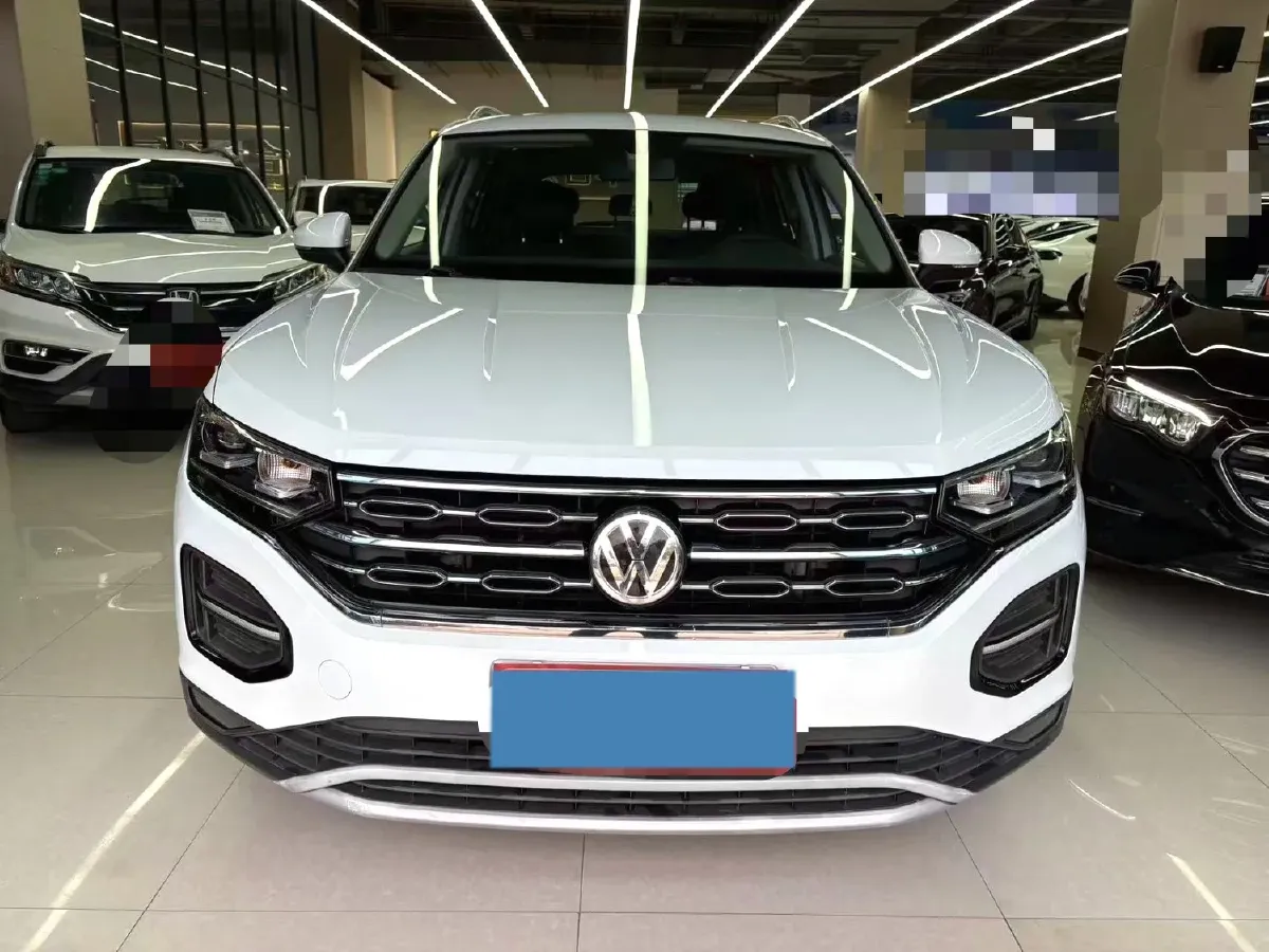 2019 Jeep Cherokee 2.0T 234HP L4 9AT,autocango,china used car exporter,china ev exporter,chinese used car exporter,chinese used ev exporter