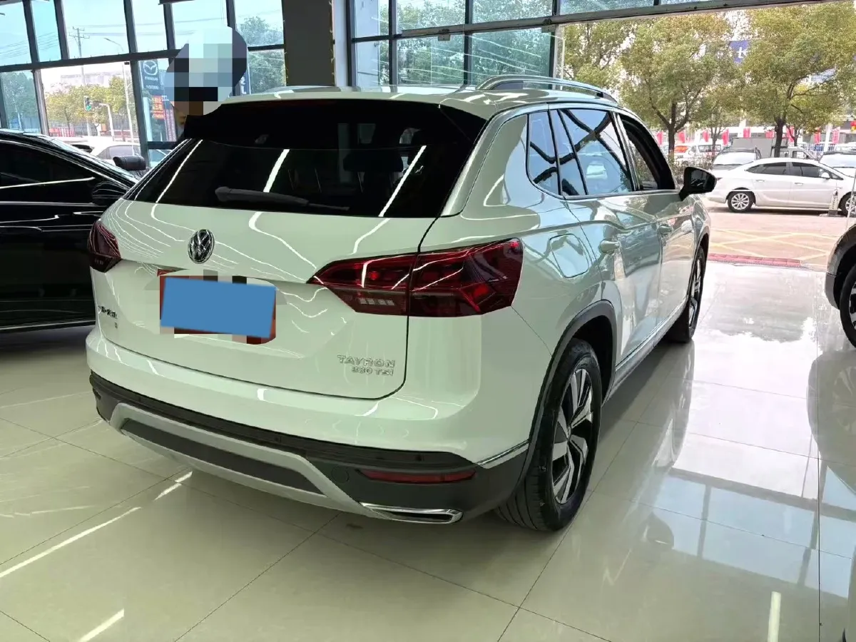 2019 Jeep Cherokee 2.0T 234HP L4 9AT,autocango,china used car exporter,china ev exporter,chinese used car exporter,chinese used ev exporter