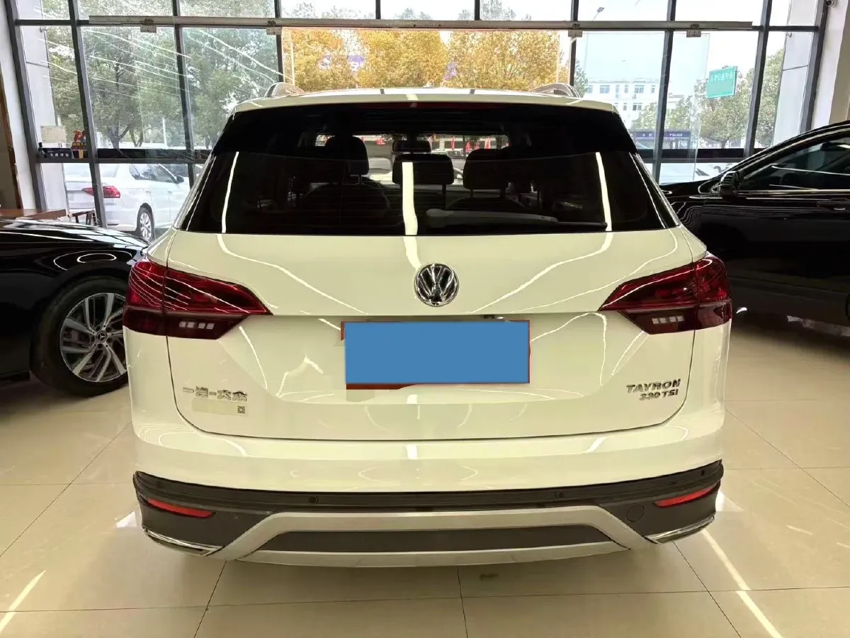 2019 Jeep Cherokee 2.0T 234HP L4 9AT,autocango,china used car exporter,china ev exporter,chinese used car exporter,chinese used ev exporter