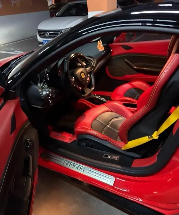 2015 Ferrari 488 3.9T 670HP V8 7DCT,autocango,china used car exporter,china ev exporter,chinese used car exporter,chinese used ev exporter