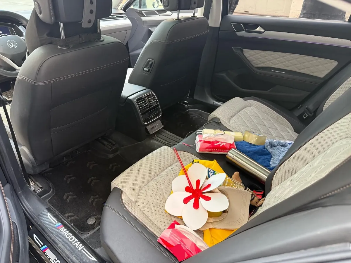 2023 Volkswagen Magotan 2.0T 186HP L4 7DCT,autocango,china used car exporter,china ev exporter,chinese used car exporter,chinese used ev exporter