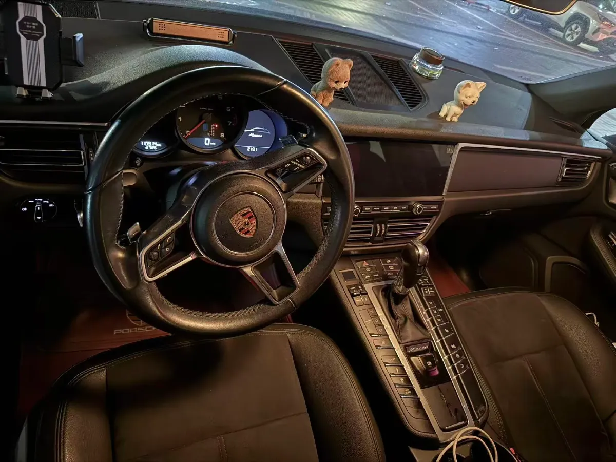 2018 Porsche Macan 2.0T 252HP L4 7DCT,autocango,china used car exporter,china ev exporter,chinese used car exporter,chinese used ev exporter