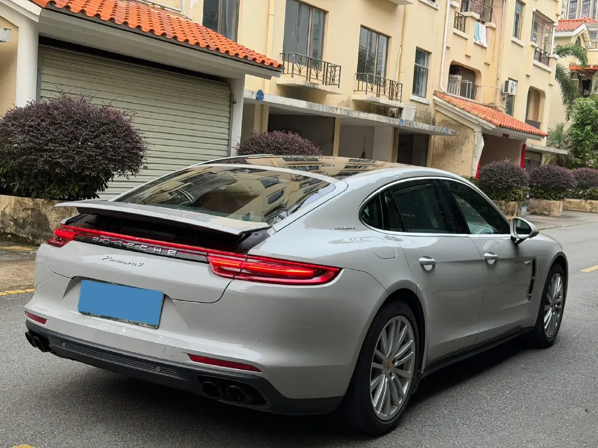 2017 BMW 7 Series 3.0T 326HP L6 8AT,autocango,china used car exporter,china ev exporter,chinese used car exporter,chinese used ev exporter