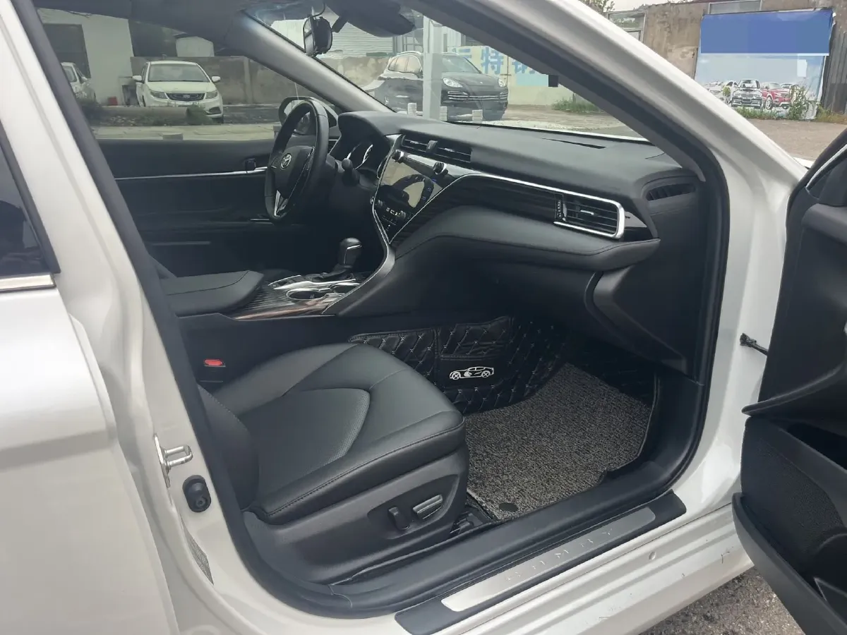 2019 Toyota Camry 2.0L 178HP L4 CVT,autocango,china used car exporter,china ev exporter,chinese used car exporter,chinese used ev exporter