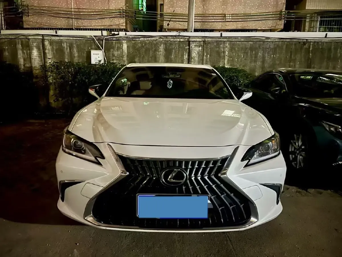 2023 Lexus ES 2.0L 173HP L4 CVT,autocango,china used car exporter,china ev exporter,chinese used car exporter,chinese used ev exporter