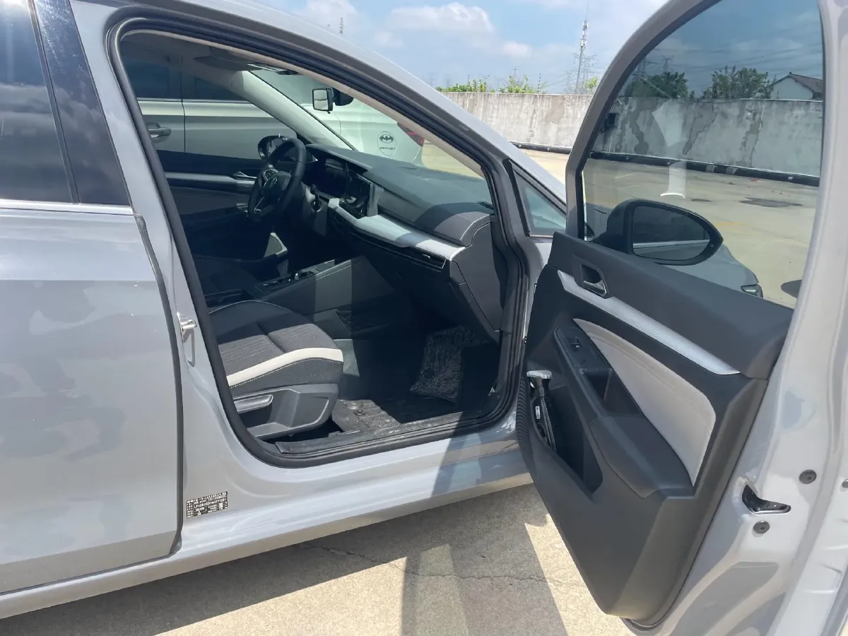 2021 Volkswagen Golf 1.4T 150HP L4 7DCT,autocango,china used car exporter,china ev exporter,chinese used car exporter,chinese used ev exporter