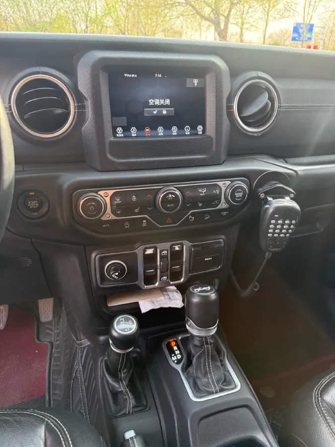 2019 Jeep Wrangler 2.0T 266HP L4 8AT,autocango,china used car exporter,china ev exporter,chinese used car exporter,chinese used ev exporter