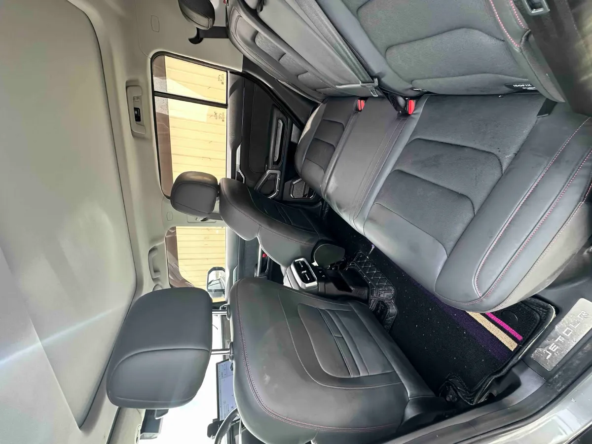 2023 Jetour Traveller 2.0T 254HP L4 7DCT,autocango,china used car exporter,china ev exporter,chinese used car exporter,chinese used ev exporter