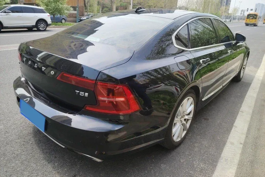 2020 Volvo S90 2.0T 254HP L4 8AT,autocango,china used car exporter,china ev exporter,chinese used car exporter,chinese used ev exporter