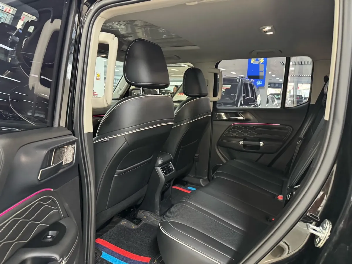 2024 Tank 300 2.0T 227HP L4 8AT,autocango,china used car exporter,china ev exporter,chinese used car exporter,chinese used ev exporter