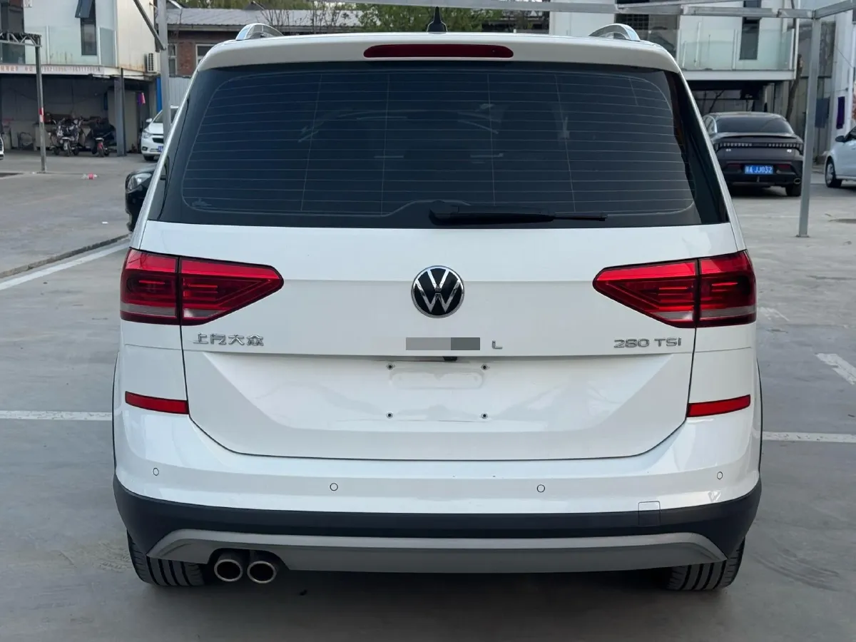 2022 Volkswagen Touran 1.4T 150HP L4 7DCT,autocango,china used car exporter,china ev exporter,chinese used car exporter,chinese used ev exporter