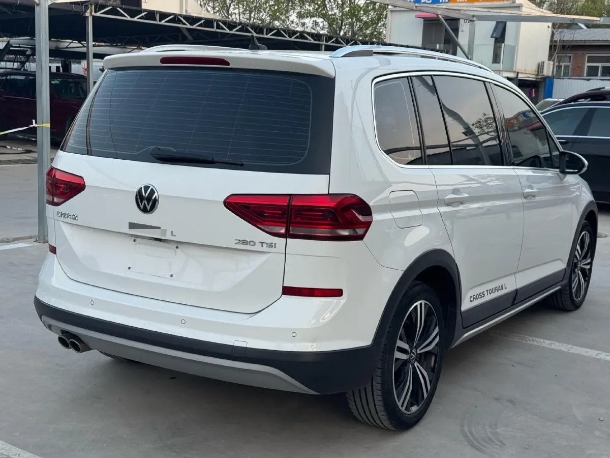 2022 Volkswagen Touran 1.4T 150HP L4 7DCT,autocango,china used car exporter,china ev exporter,chinese used car exporter,chinese used ev exporter